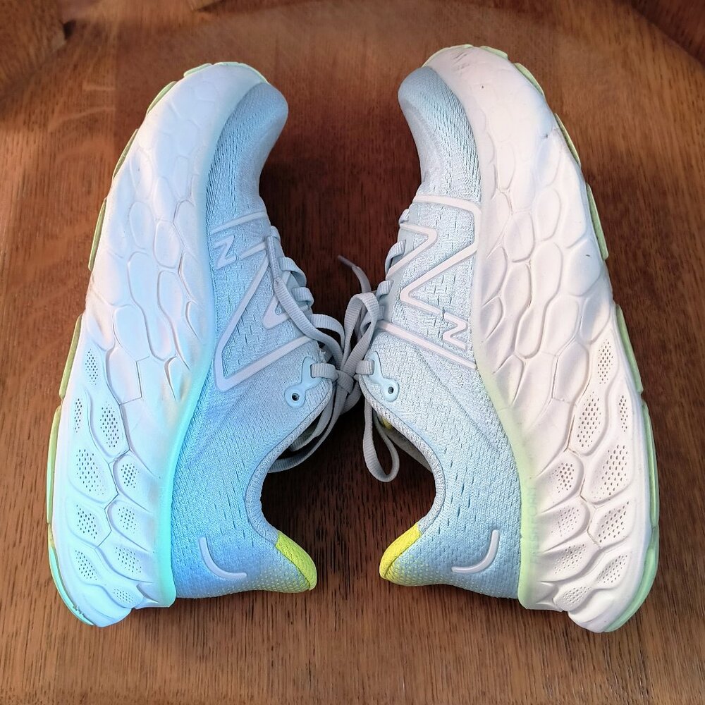 New Balance Women's Fresh Foam X More V4 Running Shoes, size 7